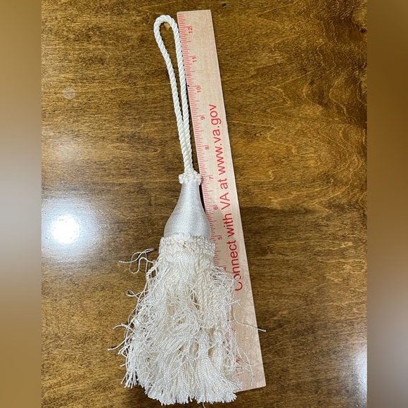 Curtain tasseled tie backs - Picture 5 of 6